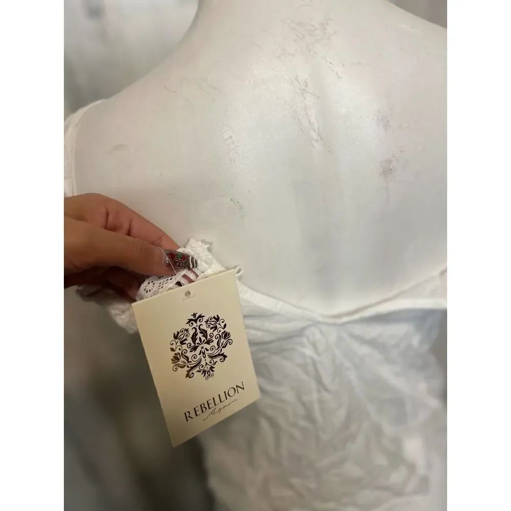 White tank top - Picture 6 of 7